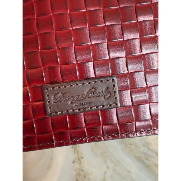 Dooney & Bourke Basketweave Wristlet Bag Burgundy Leather - Picture 4 of 5